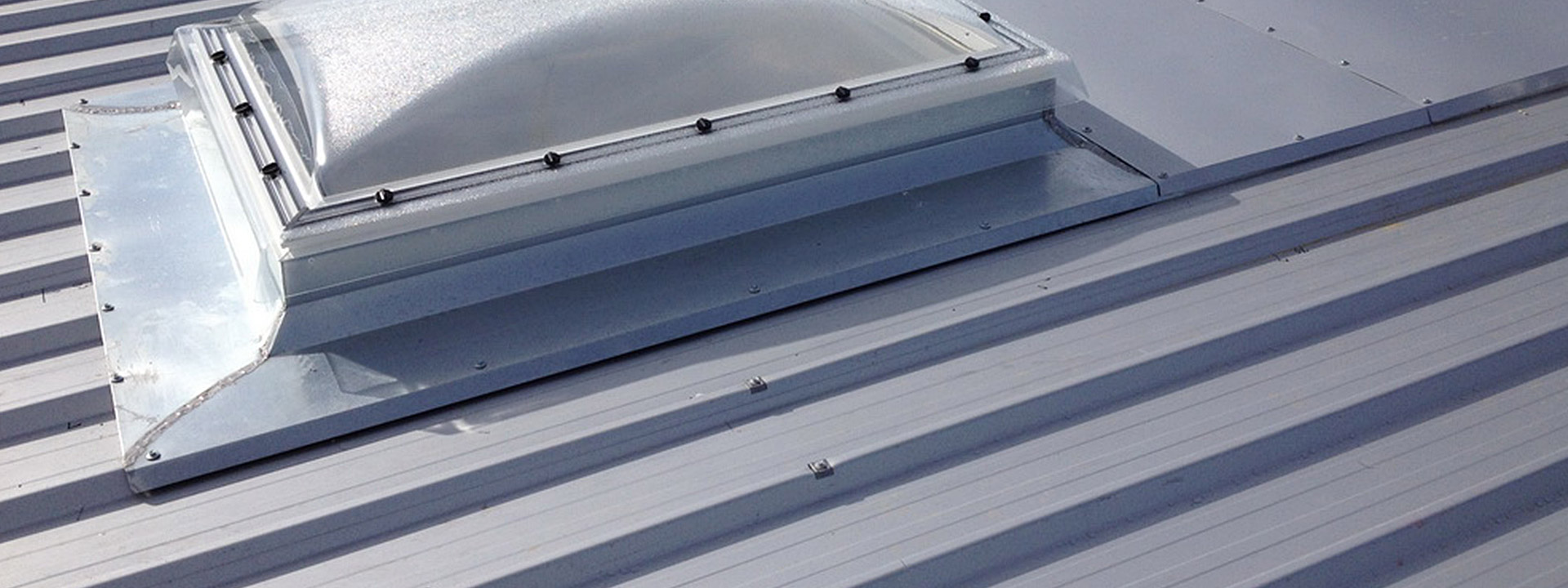 gebrueder-folz-dachdeckerei-produkte-daecher-wellplattendach-header-01