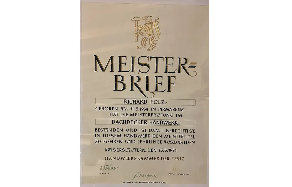 gebrueder-folz-dachdeckerei-ueber-uns-1971-meisterbrief-richard-folz